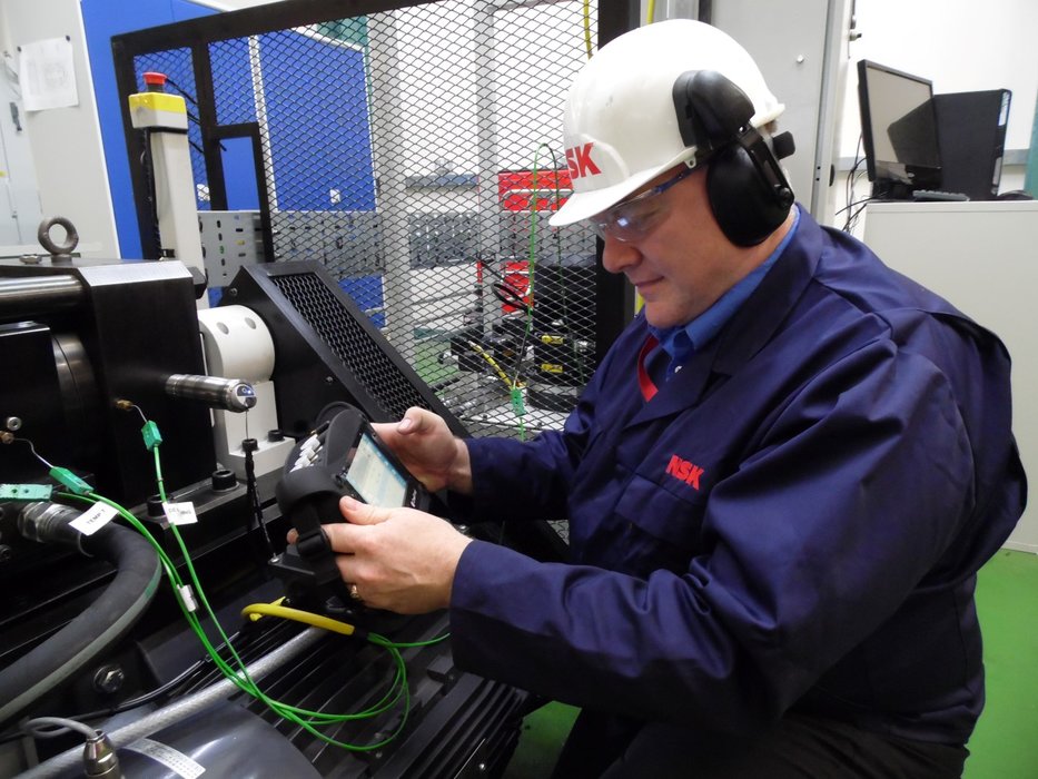 NSK bietet Condition Monitoring-Service für   Maschinen und Anlagen